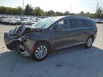  Salvage Chrysler Pacifica