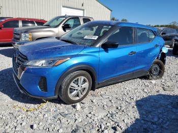  Salvage Nissan Kicks