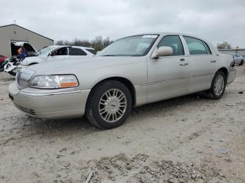  Salvage Lincoln Towncar