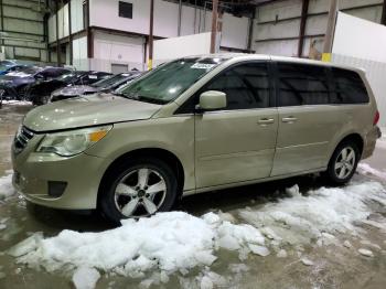  Salvage Volkswagen Routan