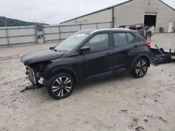  Salvage Nissan Kicks