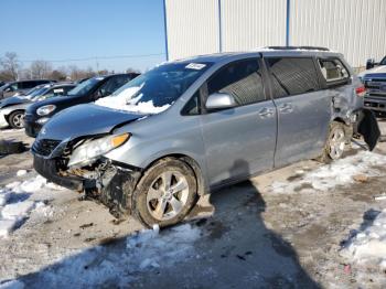  Salvage Toyota Sienna