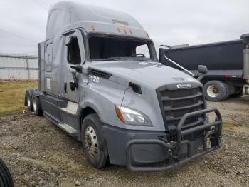  Salvage Freightliner Cascadia 1