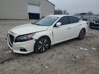  Salvage Nissan Altima