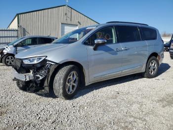  Salvage Chrysler Pacifica