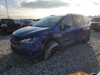  Salvage Chrysler Pacifica