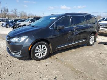  Salvage Chrysler Pacifica