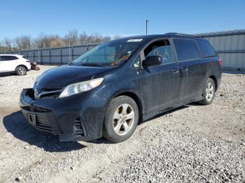  Salvage Toyota Sienna