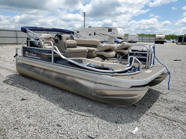  Salvage Sun Tracker Partybarge