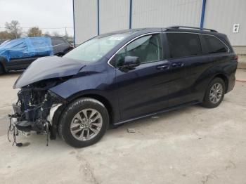  Salvage Toyota Sienna