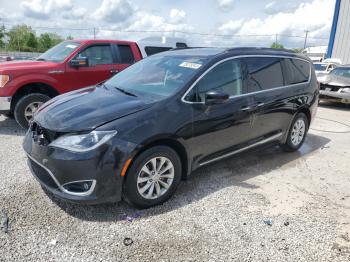  Salvage Chrysler Pacifica