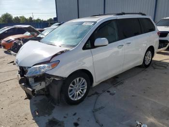  Salvage Toyota Sienna