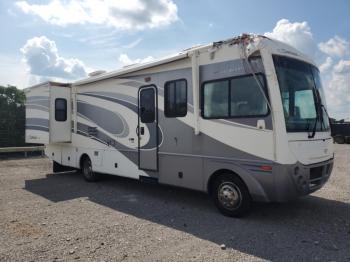  Salvage Workhorse Custom Cha Motorhome