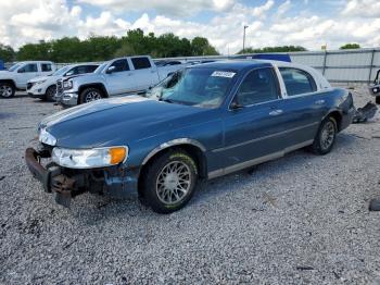  Salvage Lincoln Towncar