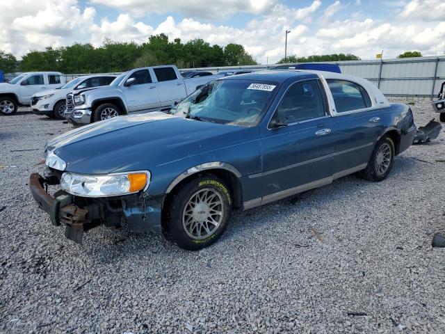  Salvage Lincoln Towncar