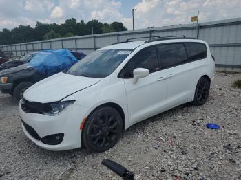  Salvage Chrysler Pacifica