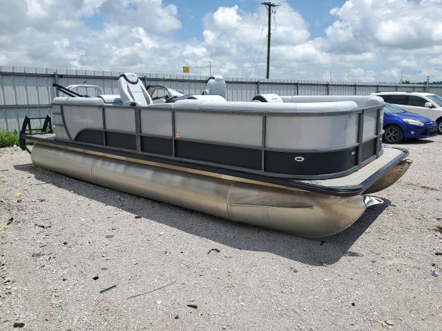  Salvage Bentley 220 Navigator