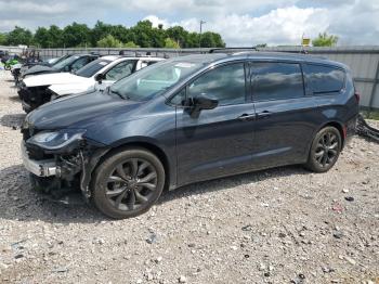  Salvage Chrysler Pacifica