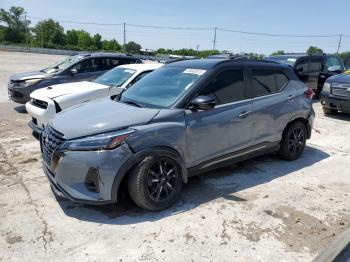 Salvage Nissan Kicks