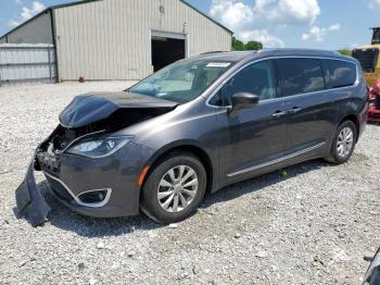  Salvage Chrysler Pacifica