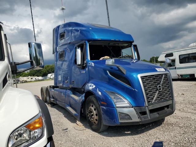  Salvage Volvo Vnl