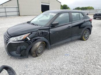  Salvage Nissan Kicks