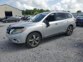  Salvage Nissan Pathfinder