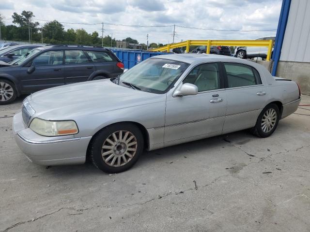  Salvage Lincoln Towncar