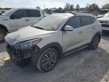  Salvage Hyundai TUCSON