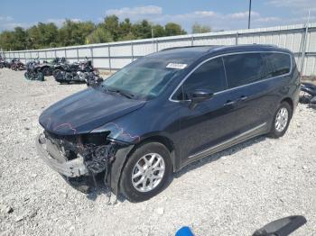  Salvage Chrysler Pacifica