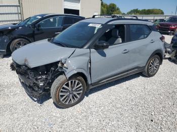  Salvage Nissan Kicks