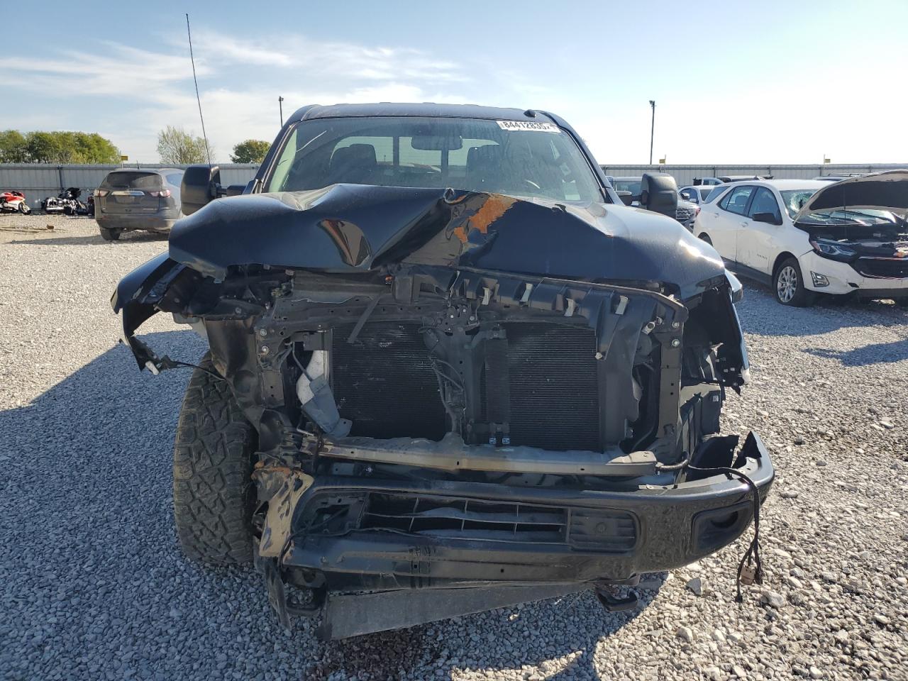 Nissan Titan Sl Image 4