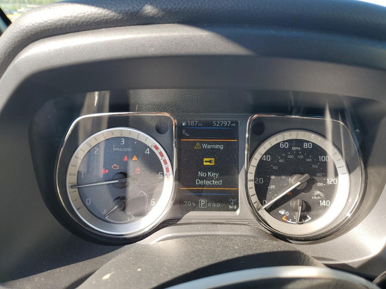 Nissan Titan Sl Image 8