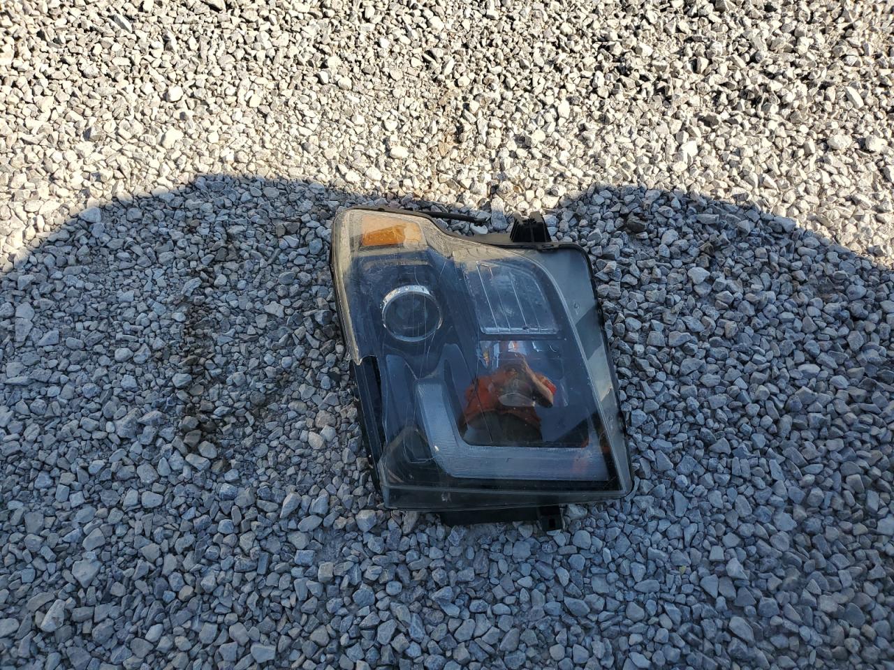 Nissan Titan Sl Image 12