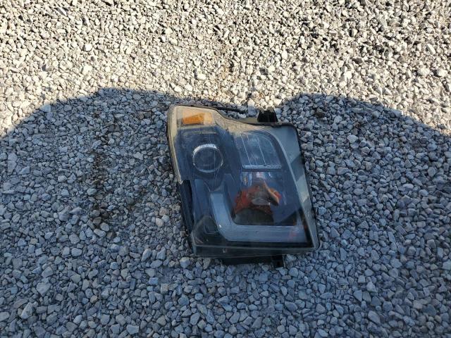 Nissan Titan Sl Image 12