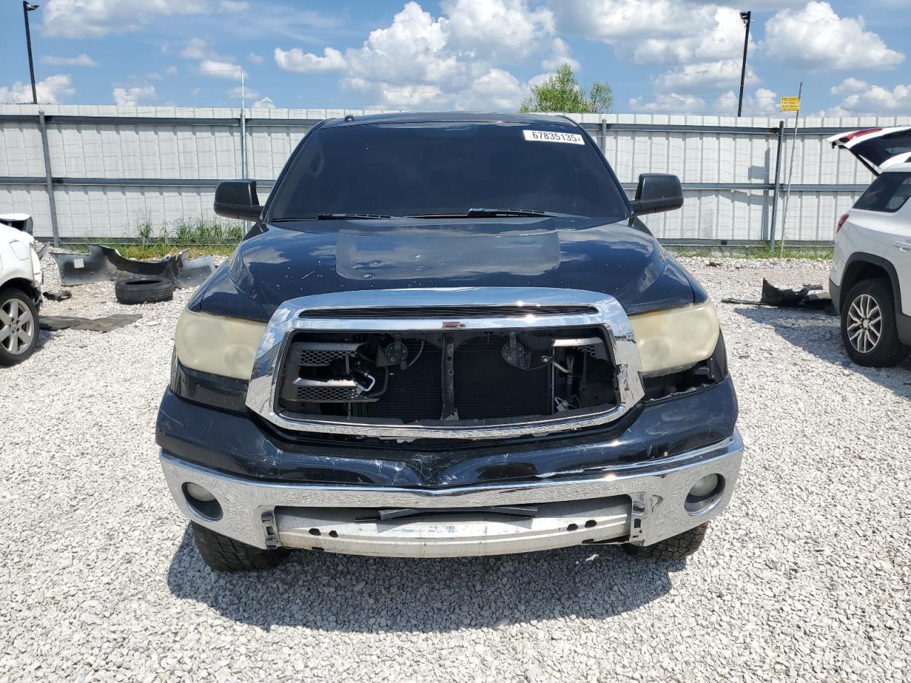 Toyota Tundra Crewmax Sr5 Image 2