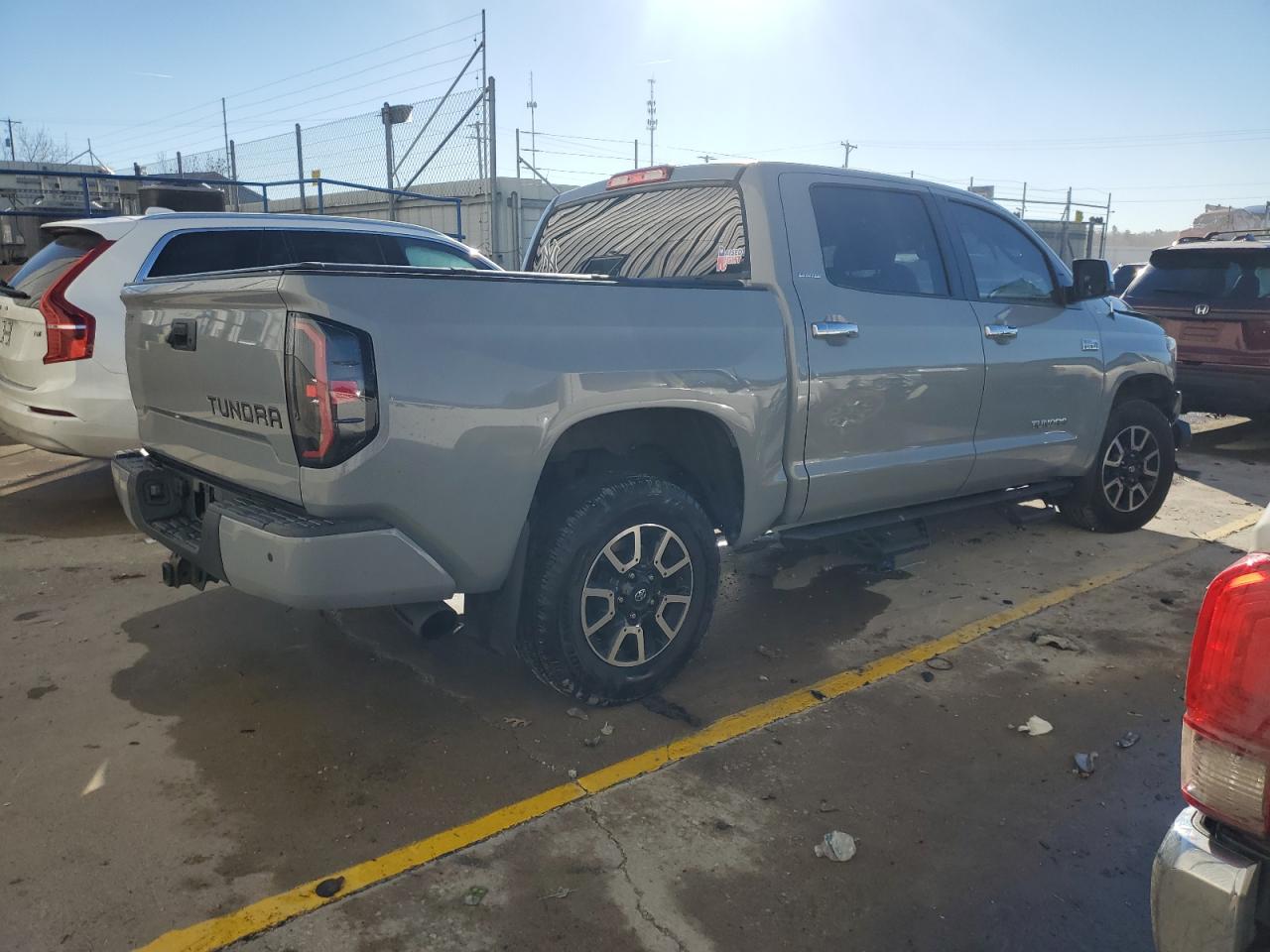 Toyota Tundra Crewmax Limited Image 4