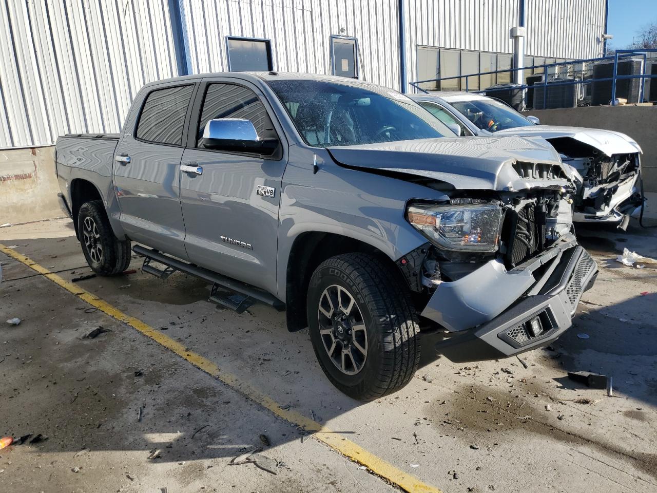 Toyota Tundra Crewmax Limited Image 2