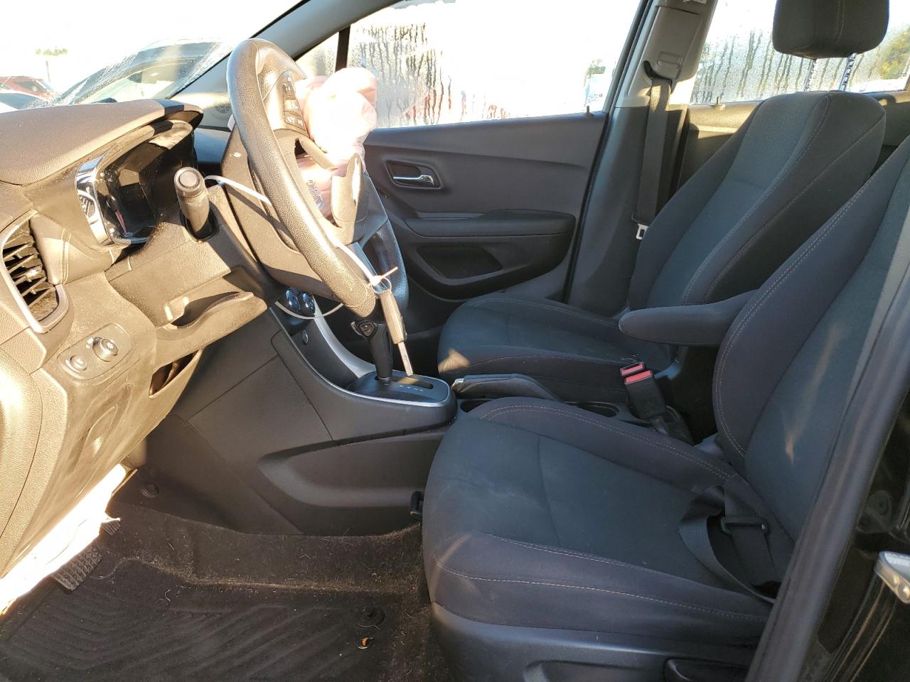 Chevrolet Trax Ls Image 8