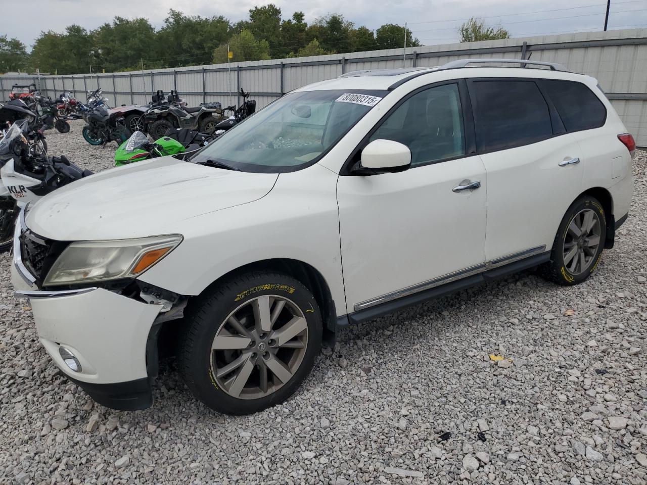 Nissan Pathfinder S Image 1