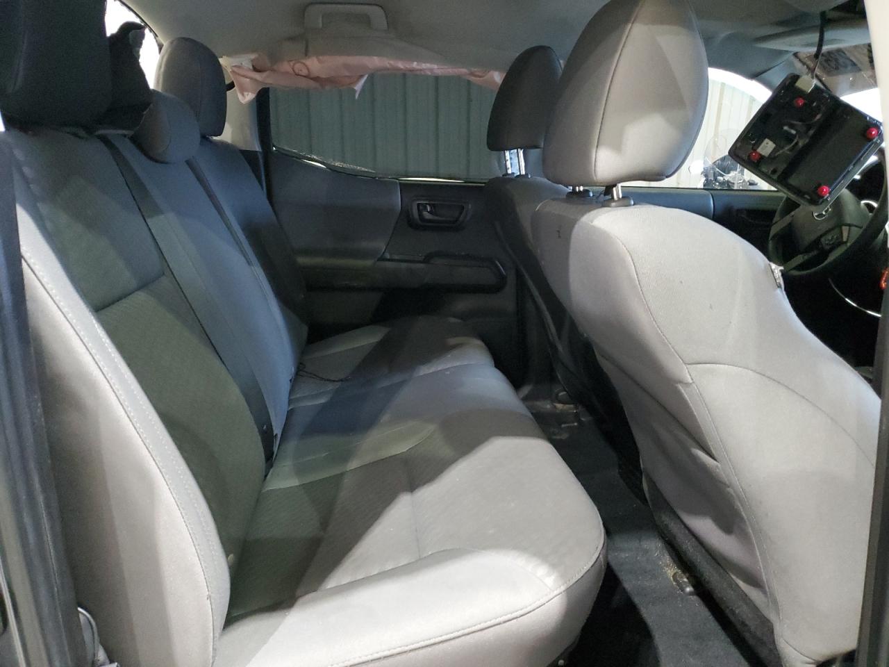 Toyota Tacoma Double Cab Image 8