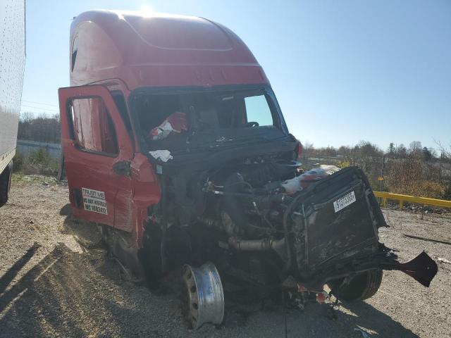  Salvage Freightliner Cascadia 1