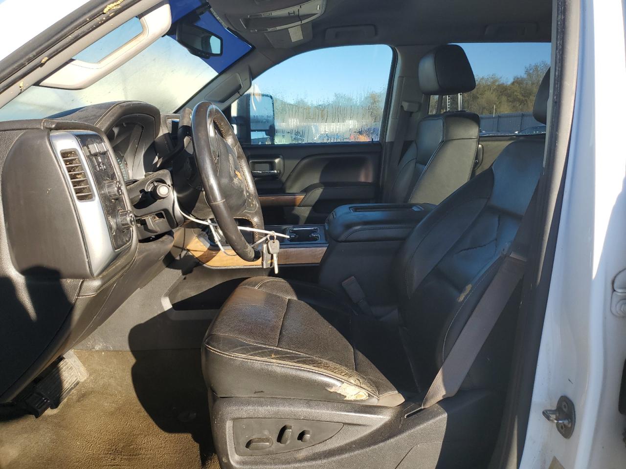 Chevrolet Silverado K2500 Heavy Duty Ltz Image 2