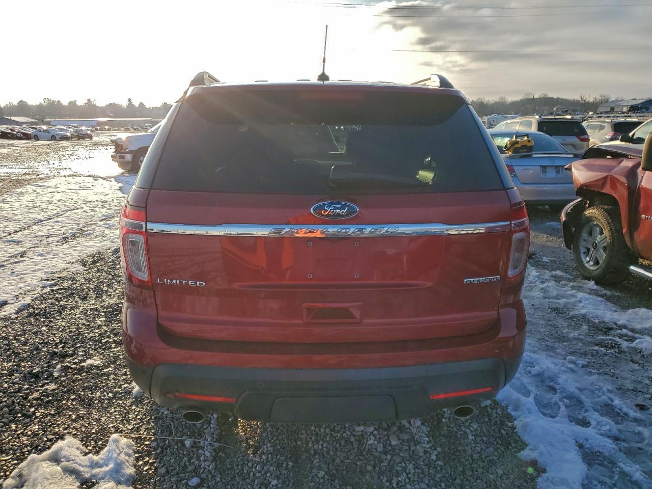 Ford Explorer Limited Image 4