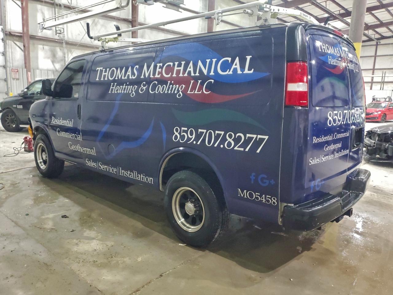 Chev Express Image 12