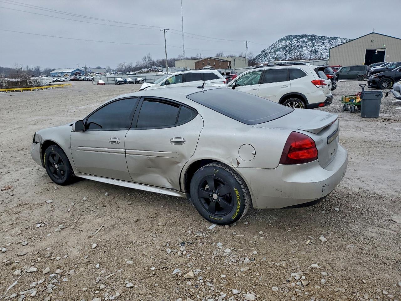 Pontiac Grandprix Image 2