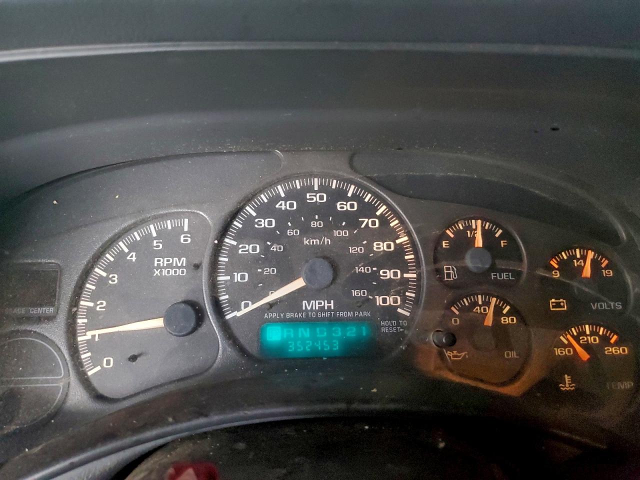 Chevrolet Tahoe K1500 Image 3