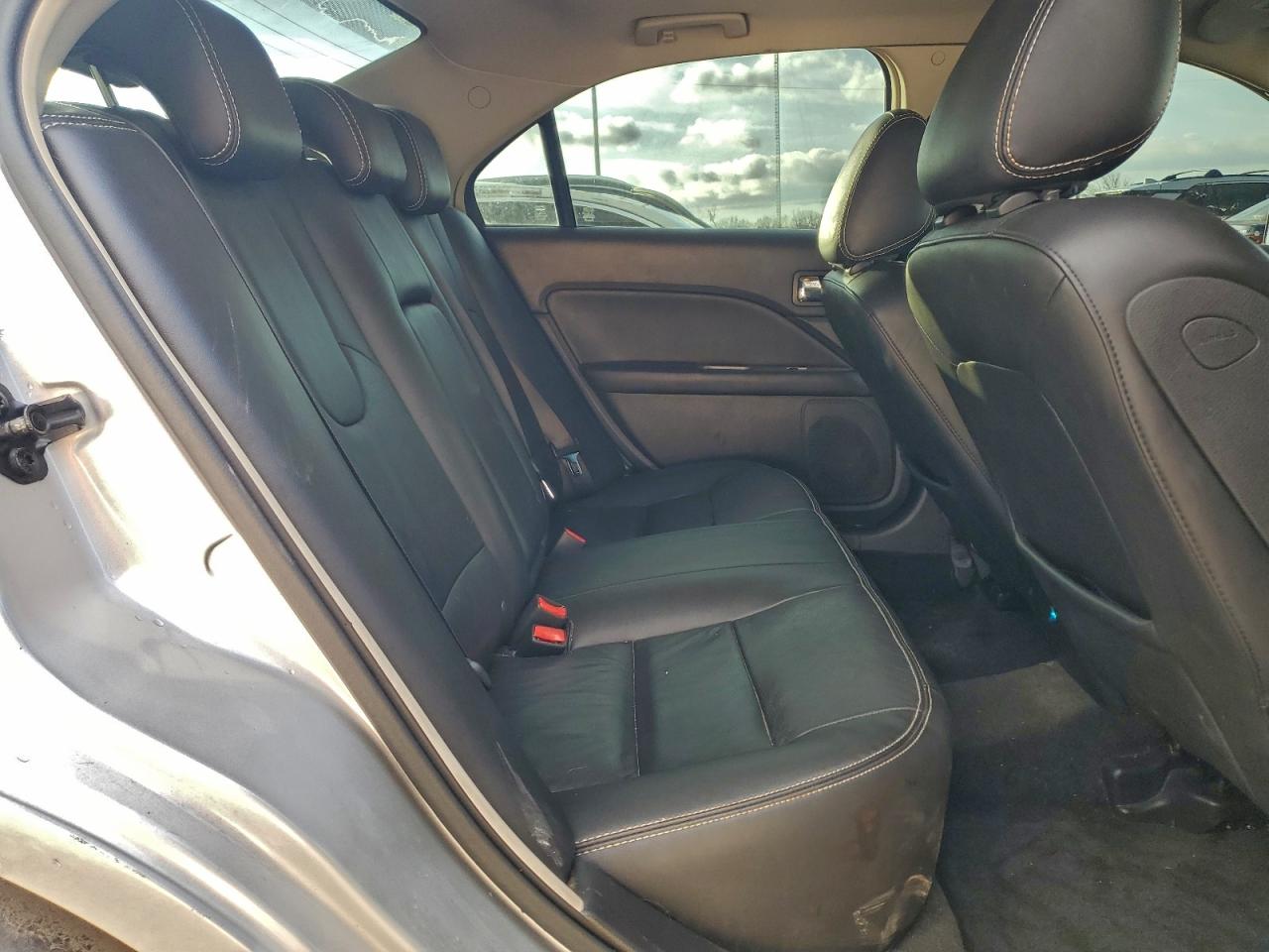 Ford Fusion Sel Image 2