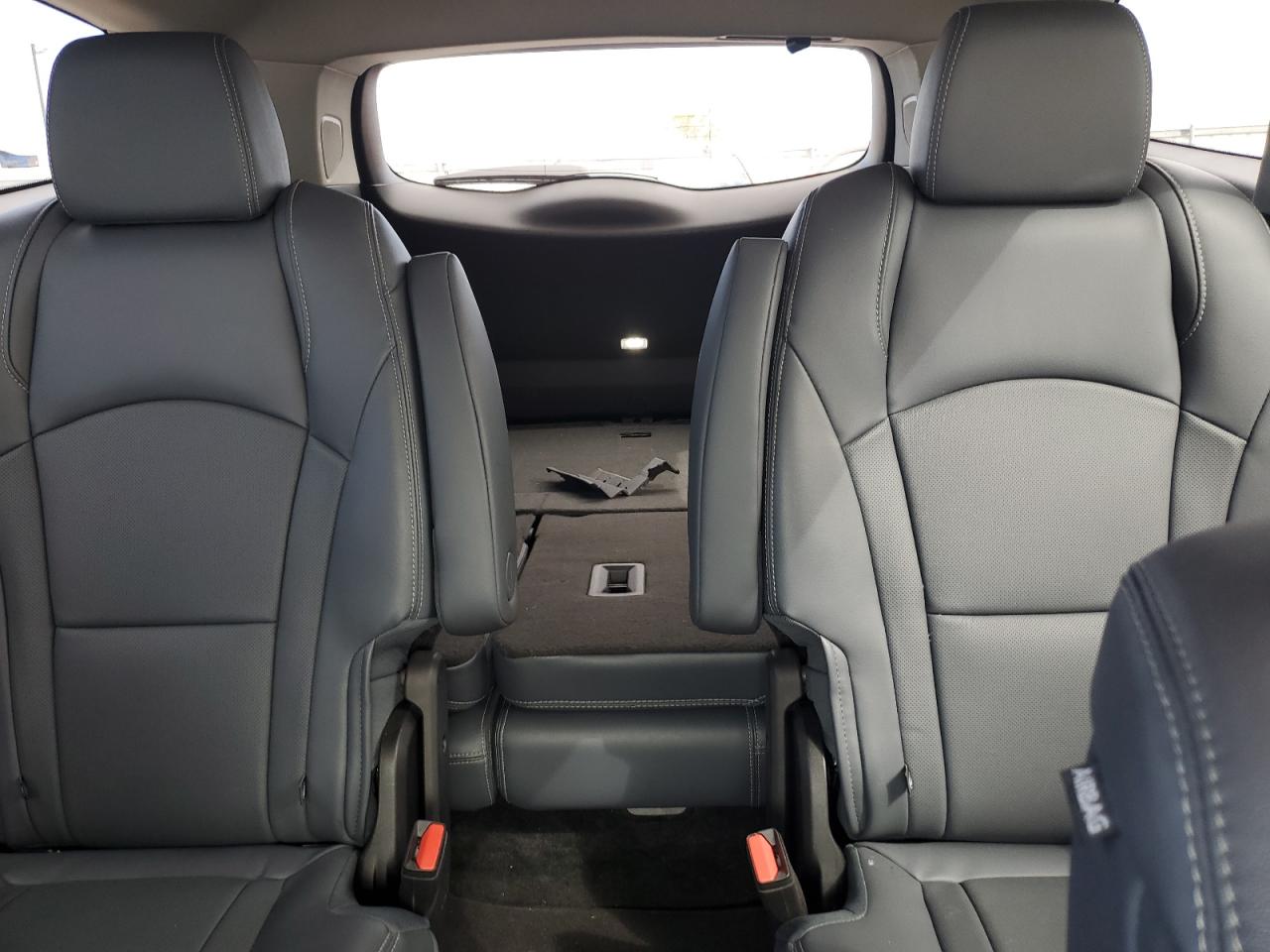 Buick Enclave Essence Image 9