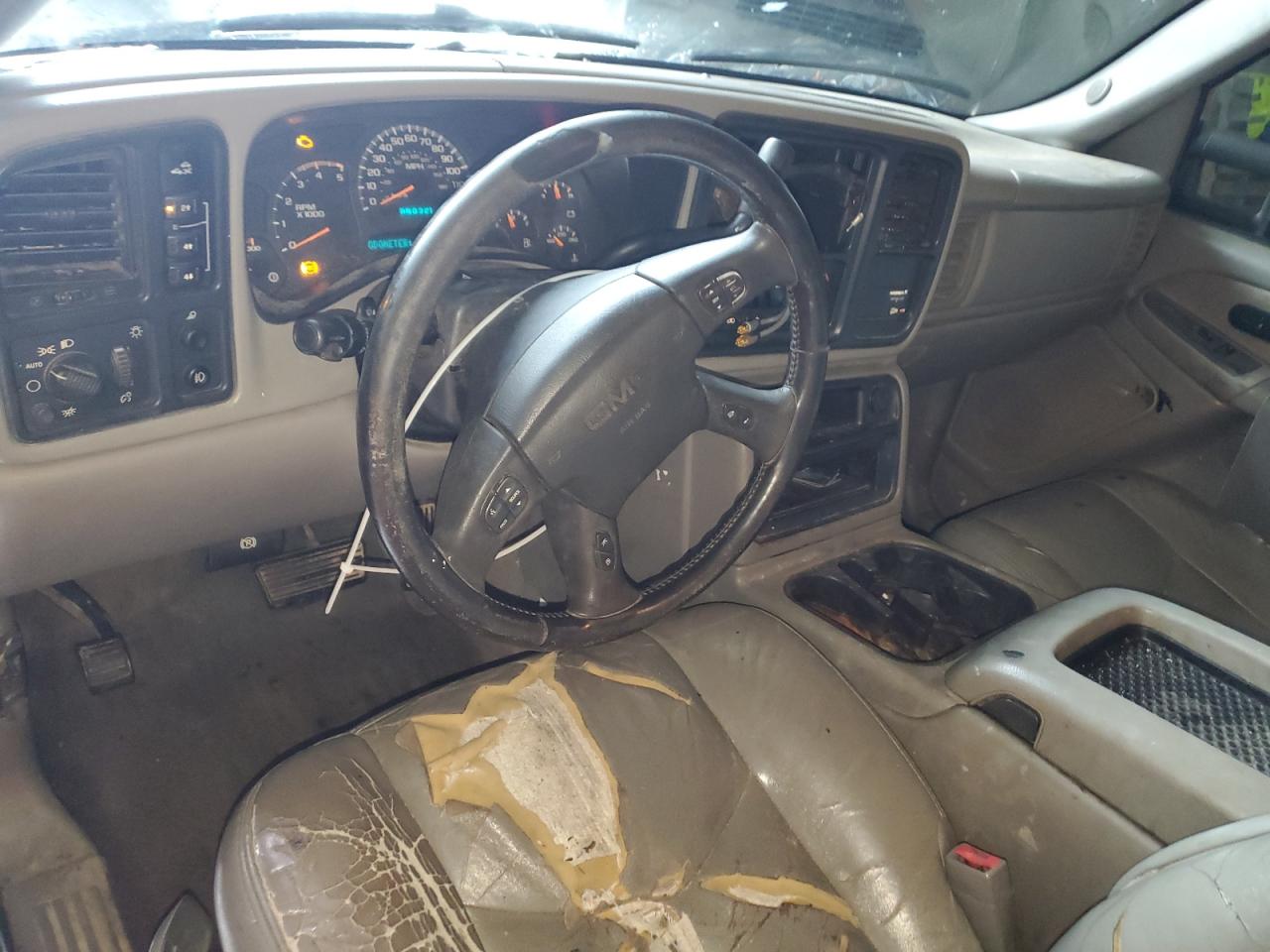 GMC Sierra K2500 Heavy Duty Image 11